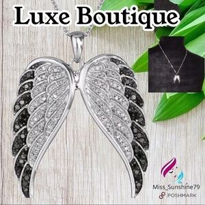NEW - Detailed Guardian Angel Wings w/ necklace